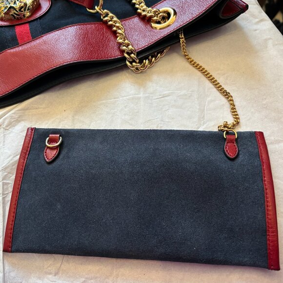 Gucci X MLB Suede NY Yankees Rajah Chain Dark Blue and Red Large Tote Bag - Picture 10 of 16